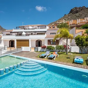 https://2charming-villahuge-terracespoolgardenseaview.in-canary-islands.com
